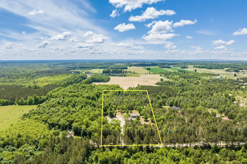 3424 Starlight Trail Paradise Township MI 49649