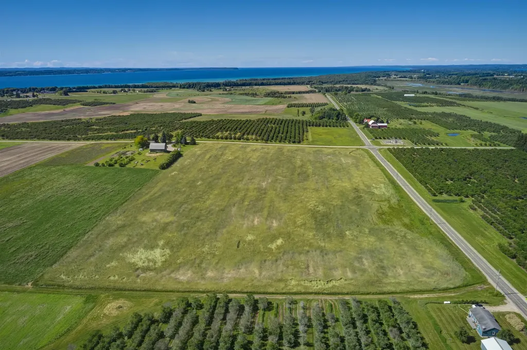24.71 Acres Angell Road Acme Township MI 49690