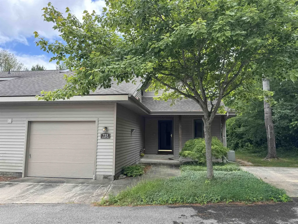 723 N Apple Tree Drive Suttons Bay Township MI 49682