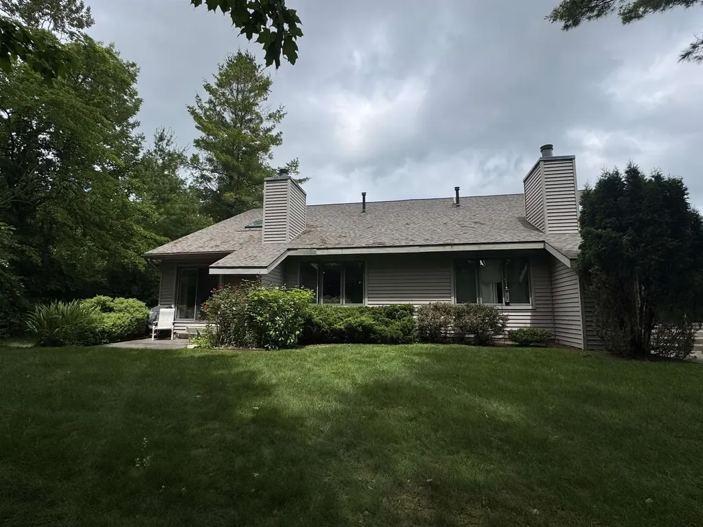 723 N Apple Tree Drive Suttons Bay Township MI 49682