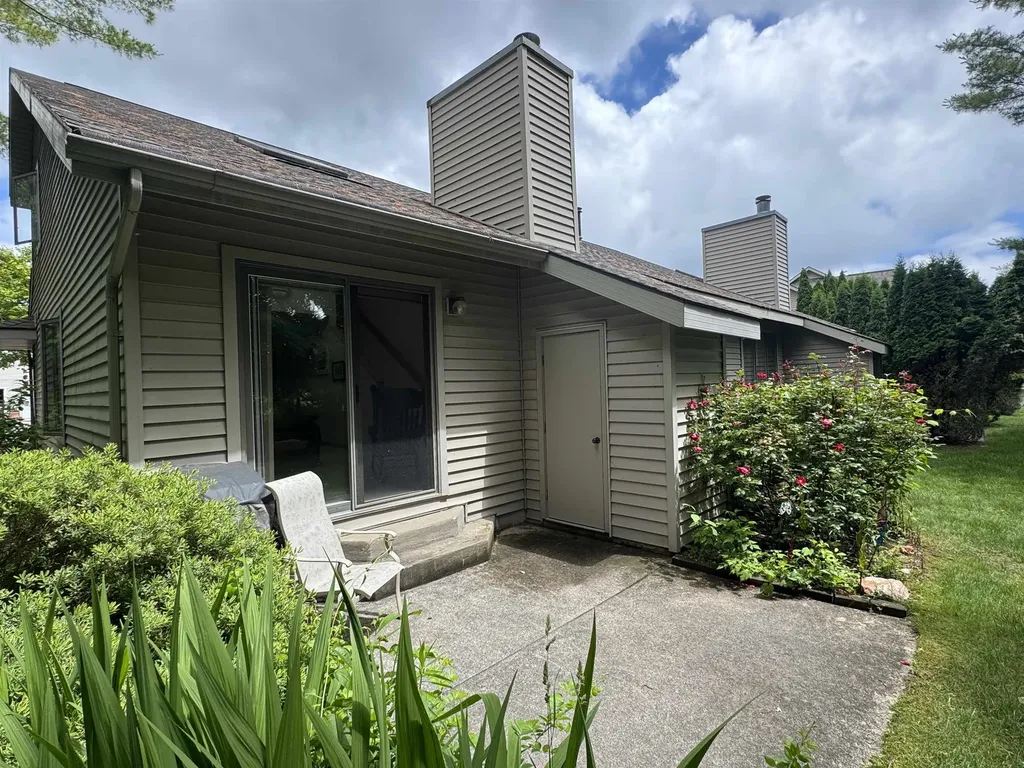 723 N Apple Tree Drive Suttons Bay Township MI 49682