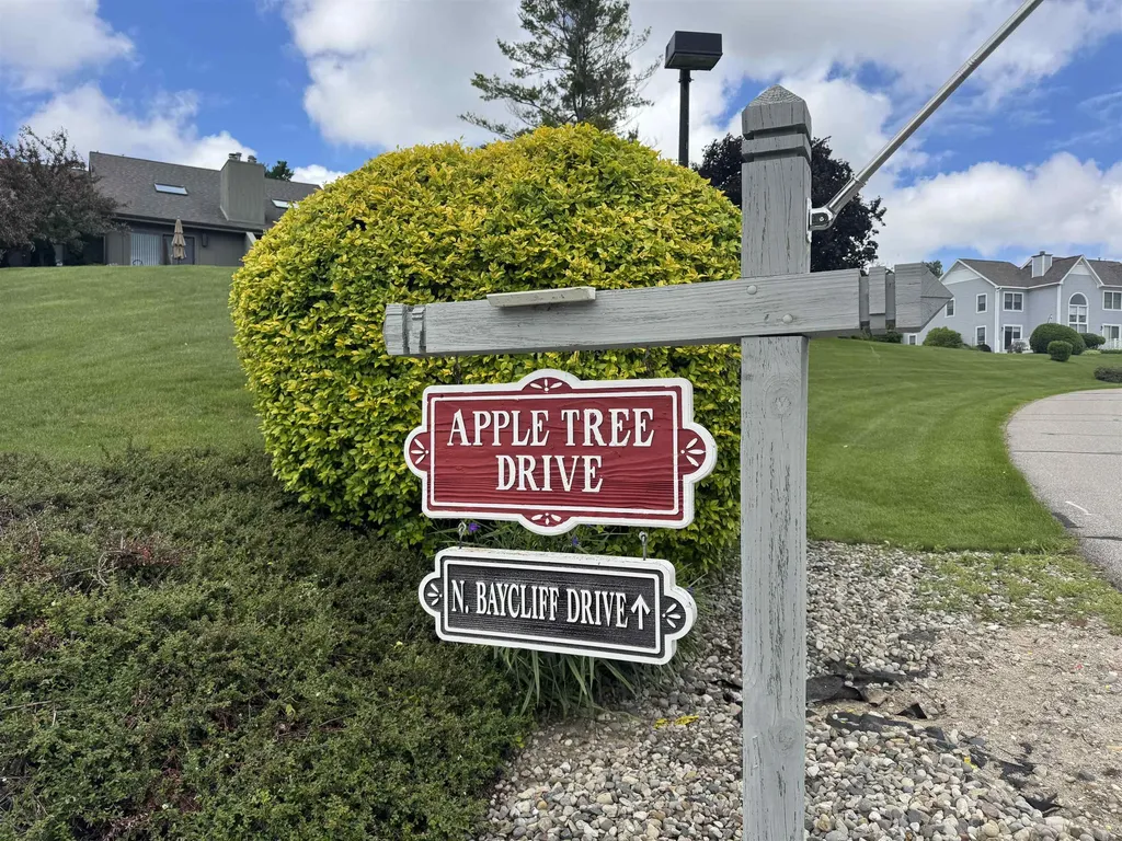 723 N Apple Tree Drive Suttons Bay Township MI 49682