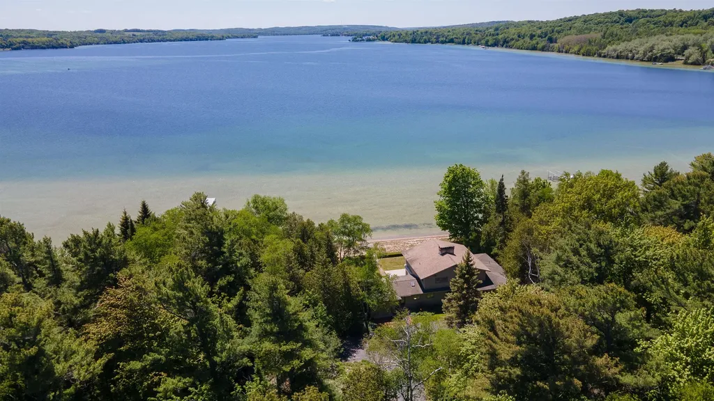 5254 N Manitou Trail Leland Township MI 49654