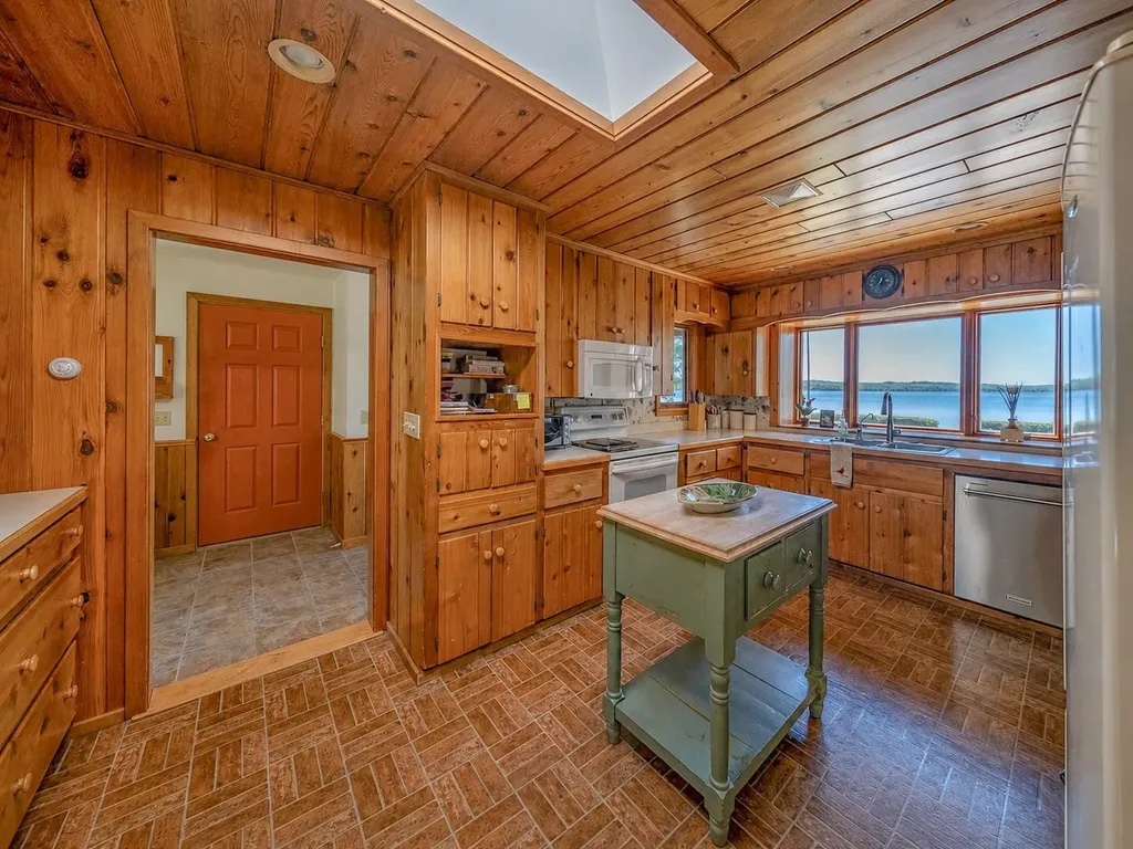 5254 N Manitou Trail Leland Township MI 49654
