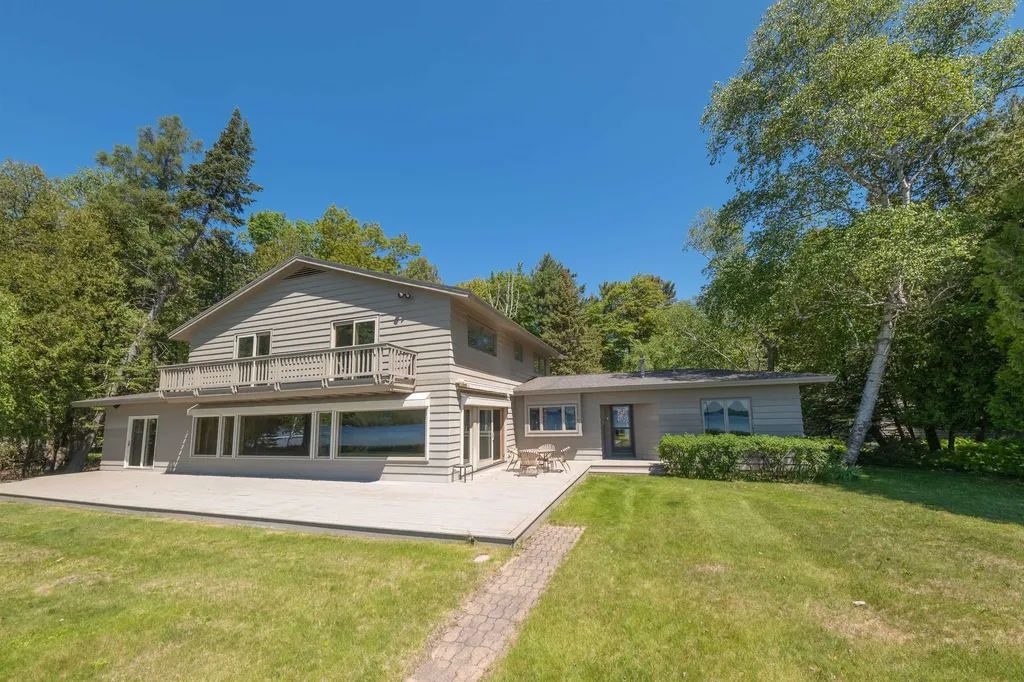 5254 N Manitou Trail Leland Township MI 49654