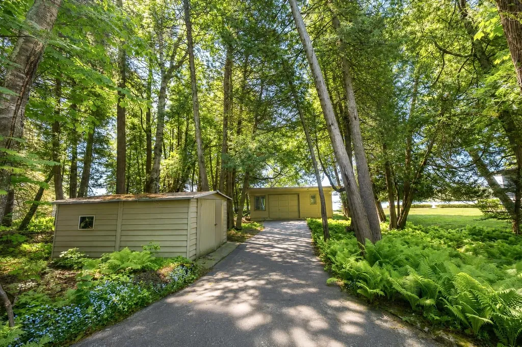 5254 N Manitou Trail Leland Township MI 49654