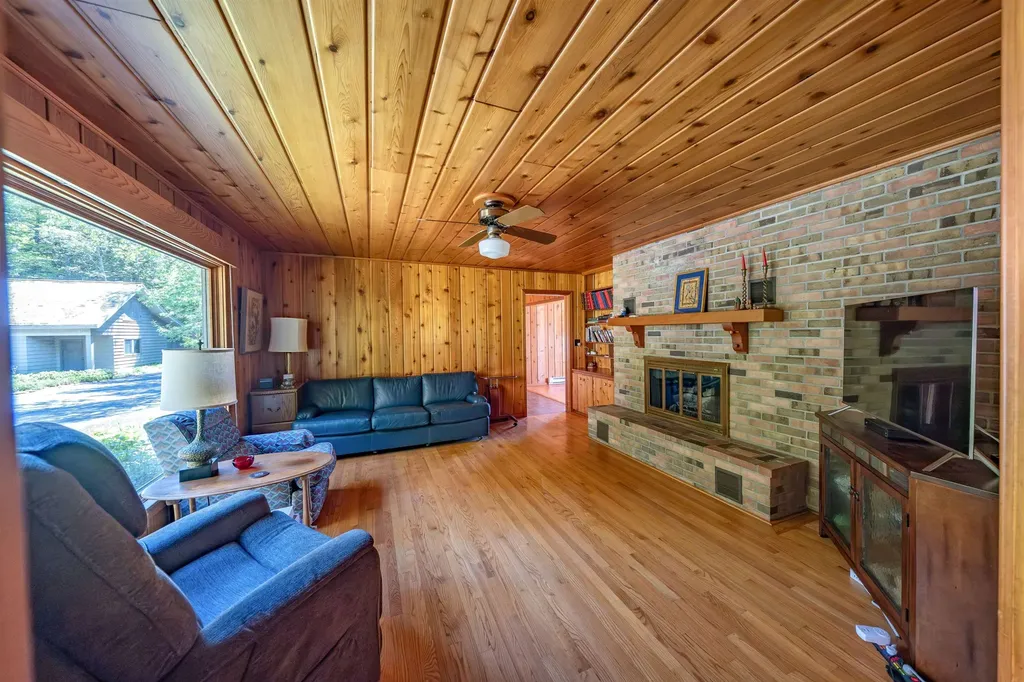 5254 N Manitou Trail Leland Township MI 49654