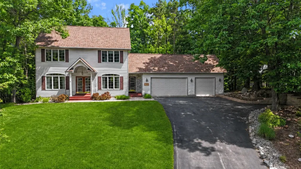 3001 Wild Juniper Trail Acme Township MI 49686