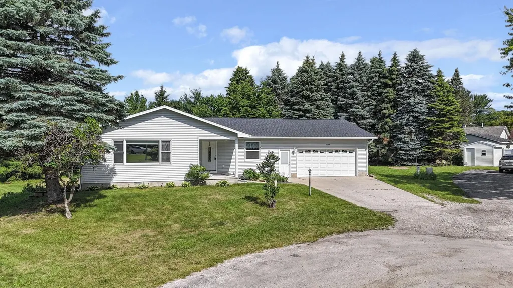 3235 Princeton Court Garfield Charter Township MI 49684