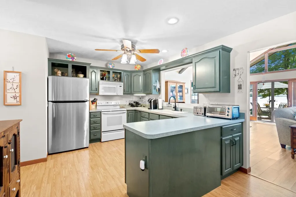 8585 Strawberry Point Road Green Lake Township MI 49637