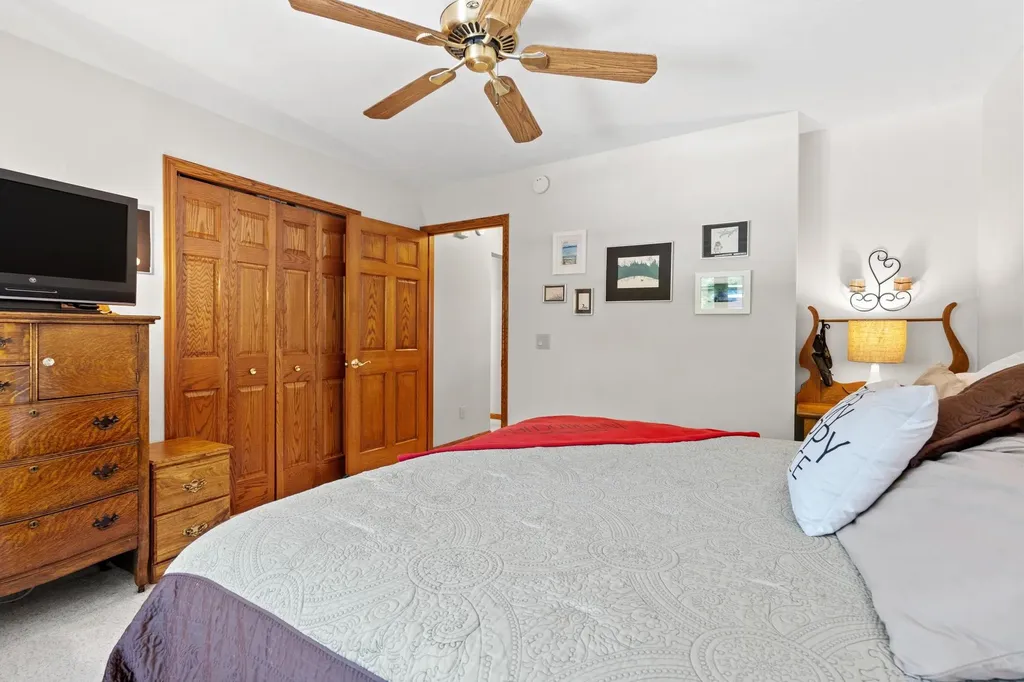8585 Strawberry Point Road Green Lake Township MI 49637