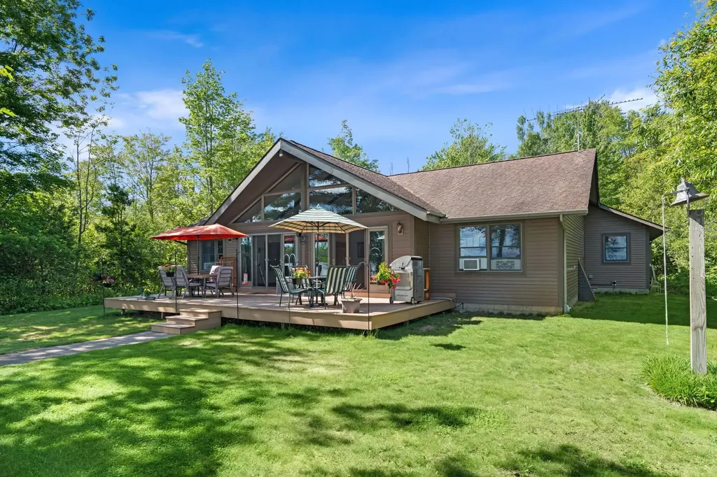 8585 Strawberry Point Road Green Lake Township MI 49637