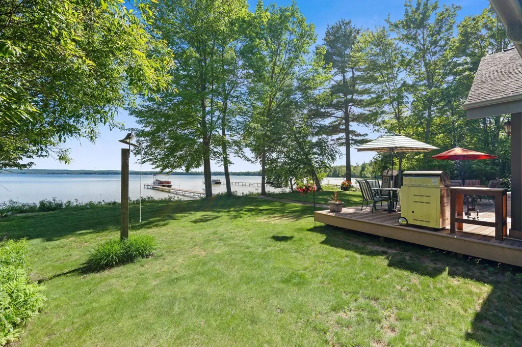 8585 Strawberry Point Road Green Lake Township MI 49637