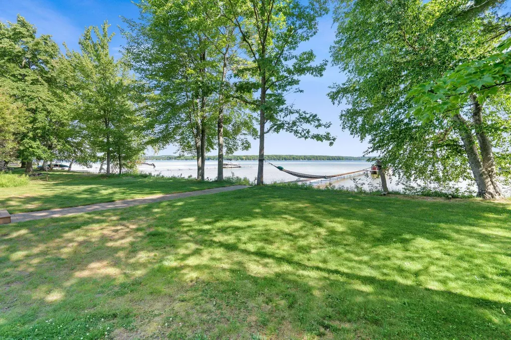 8585 Strawberry Point Road Green Lake Township MI 49637