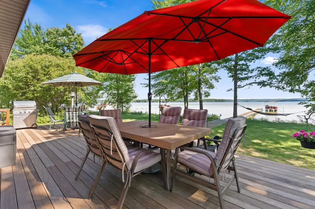 8585 Strawberry Point Road Green Lake Township MI 49637
