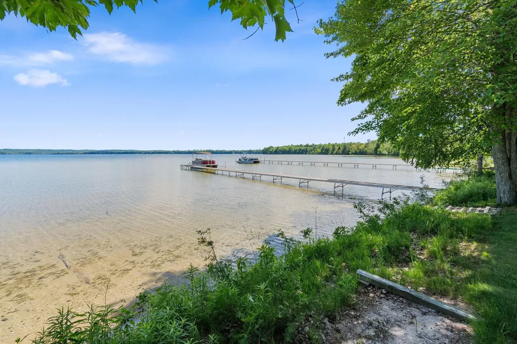 8585 Strawberry Point Road Green Lake Township MI 49637