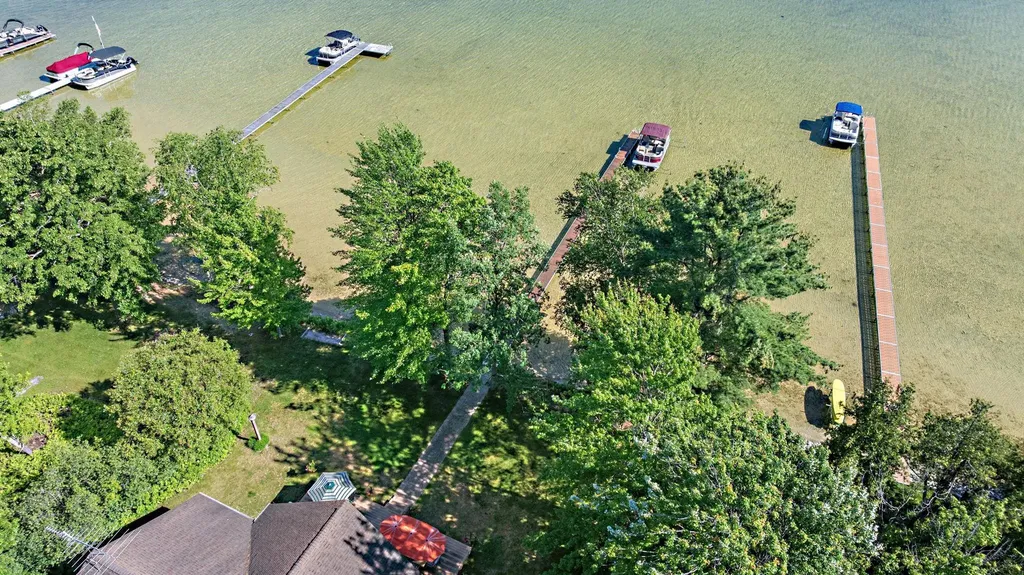 8585 Strawberry Point Road Green Lake Township MI 49637