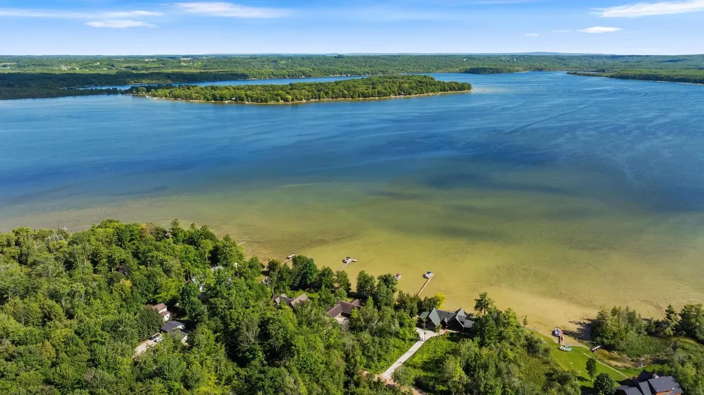 8585 Strawberry Point Road Green Lake Township MI 49637