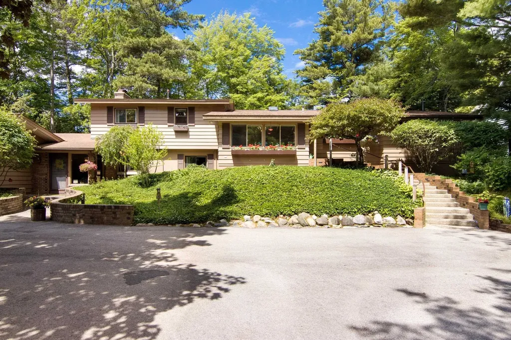 2692 Birchview Drive Torch Lake Township MI 49648
