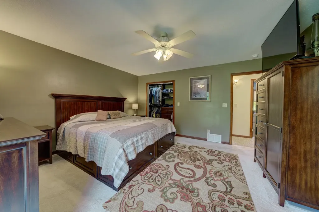 6151 Smith Road Rapid River Township MI 49676