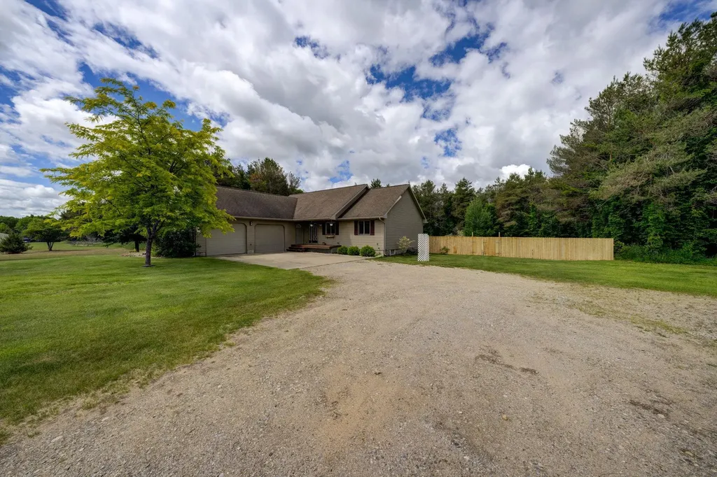 6151 Smith Road Rapid River Township MI 49676