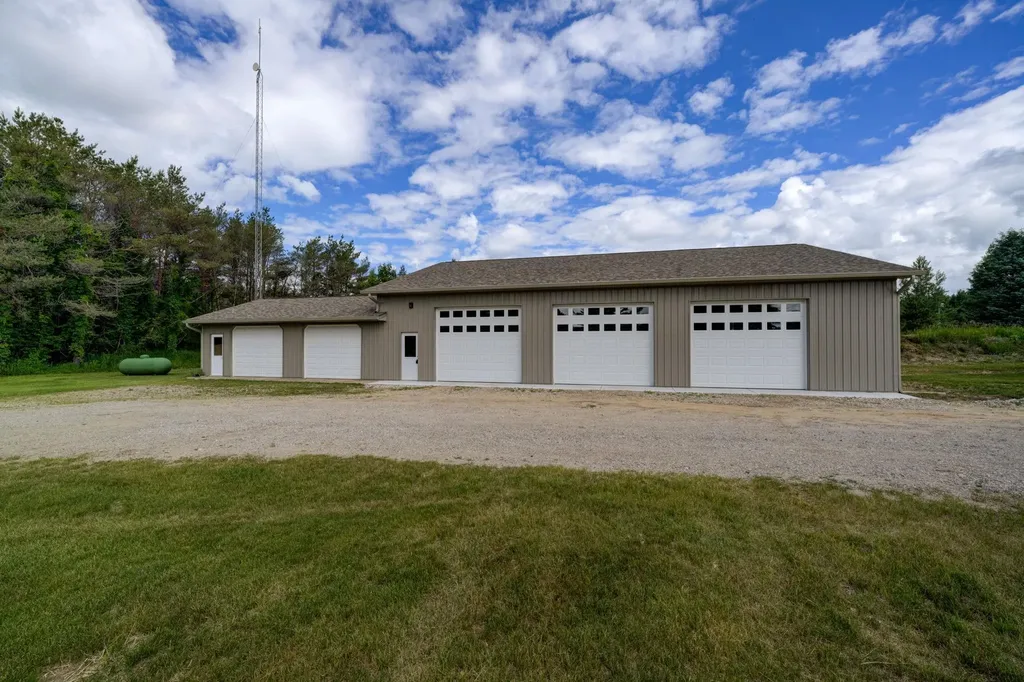 6151 Smith Road Rapid River Township MI 49676