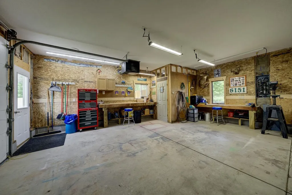 6151 Smith Road Rapid River Township MI 49676