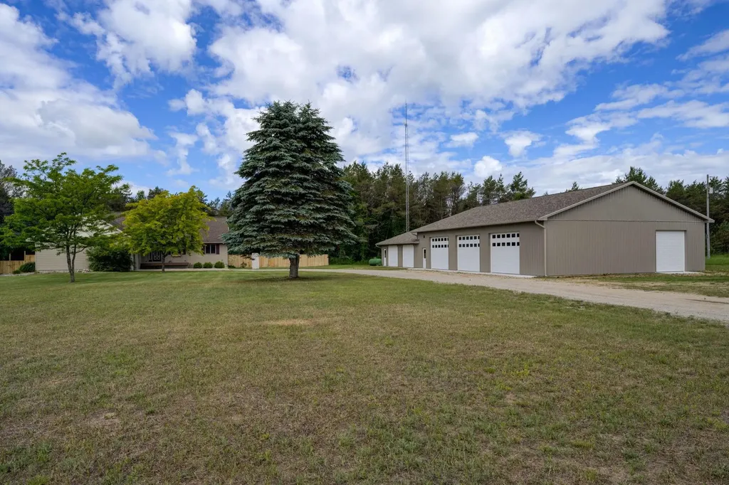 6151 Smith Road Rapid River Township MI 49676