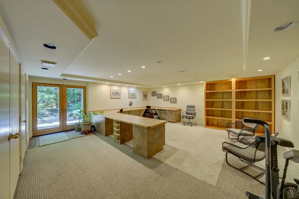 968 S Manitou Trail Leland Township MI 49653
