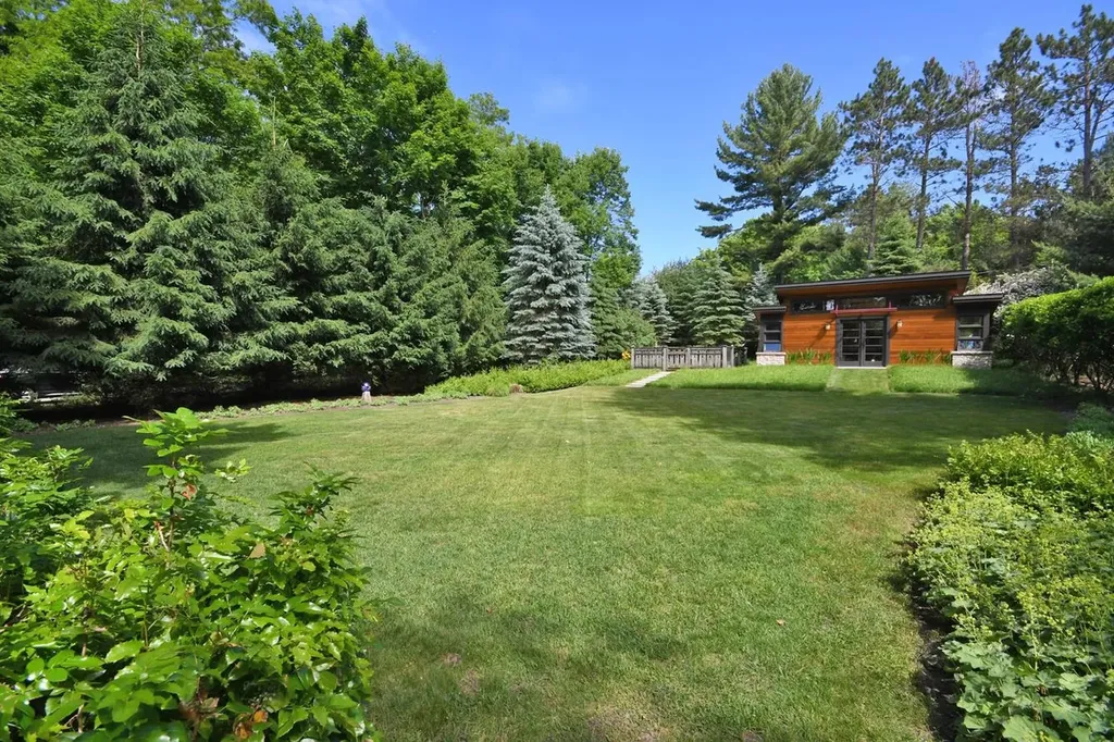 9004 S Dunns Farm Road Empire Township MI 49664