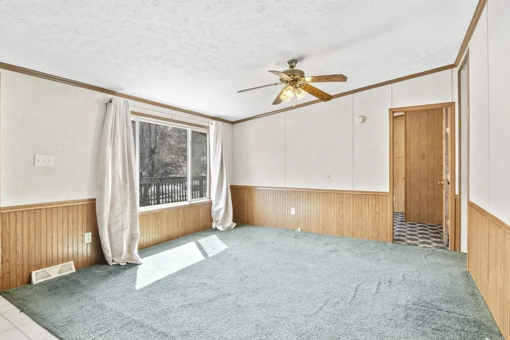 11153 Center Road Peninsula Township MI 49686