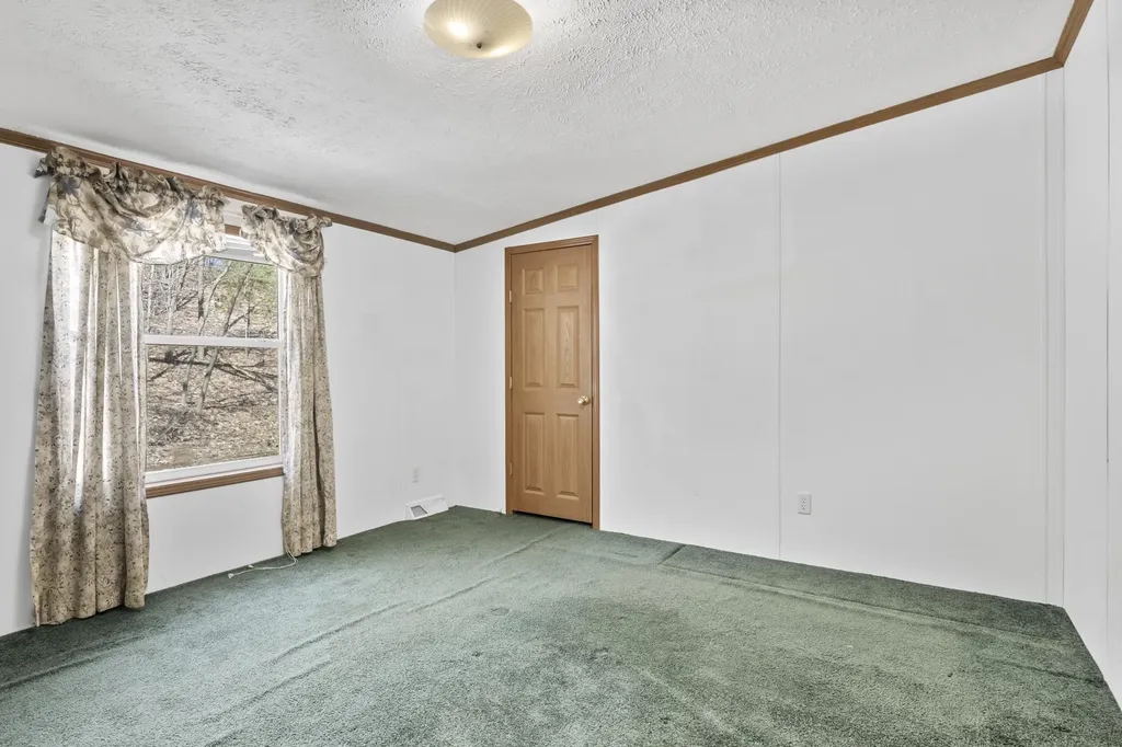 11153 Center Road Peninsula Township MI 49686