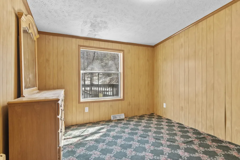 11153 Center Road Peninsula Township MI 49686