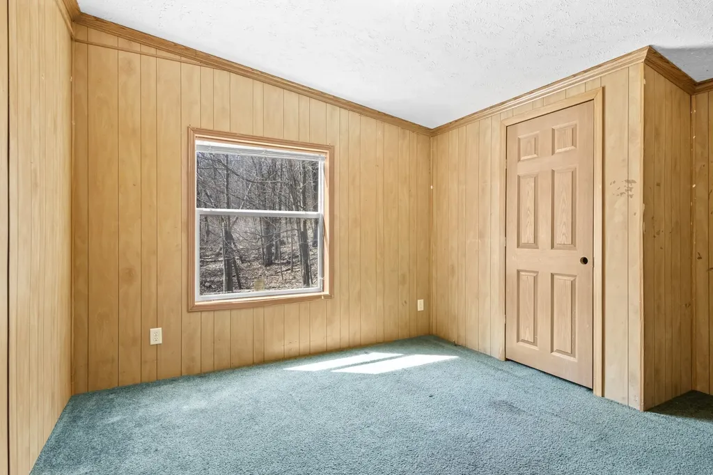11153 Center Road Peninsula Township MI 49686