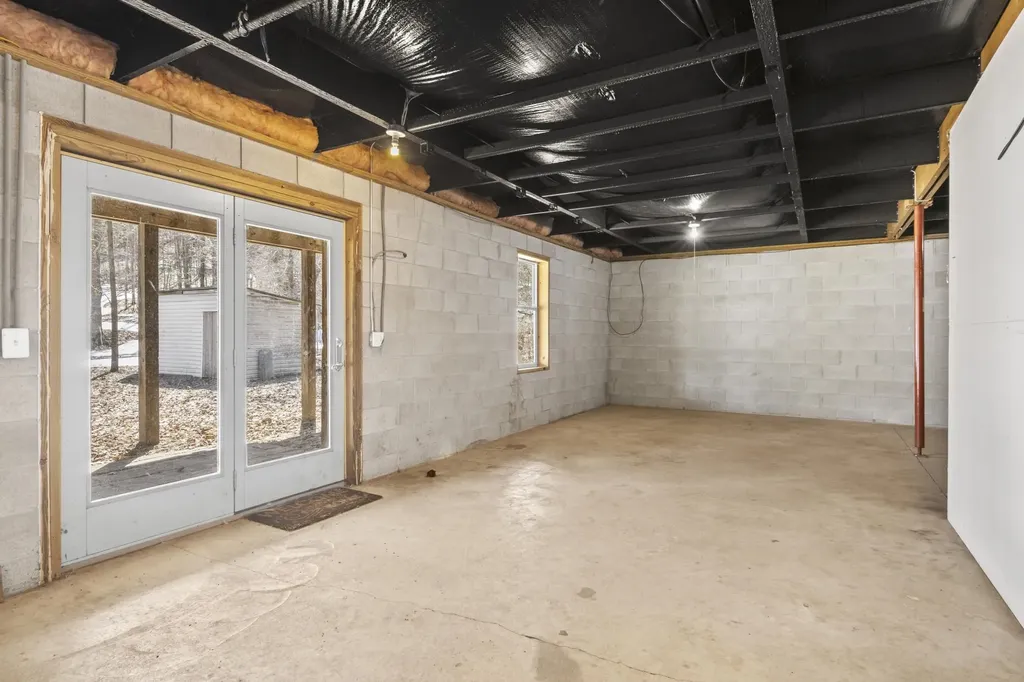 11153 Center Road Peninsula Township MI 49686