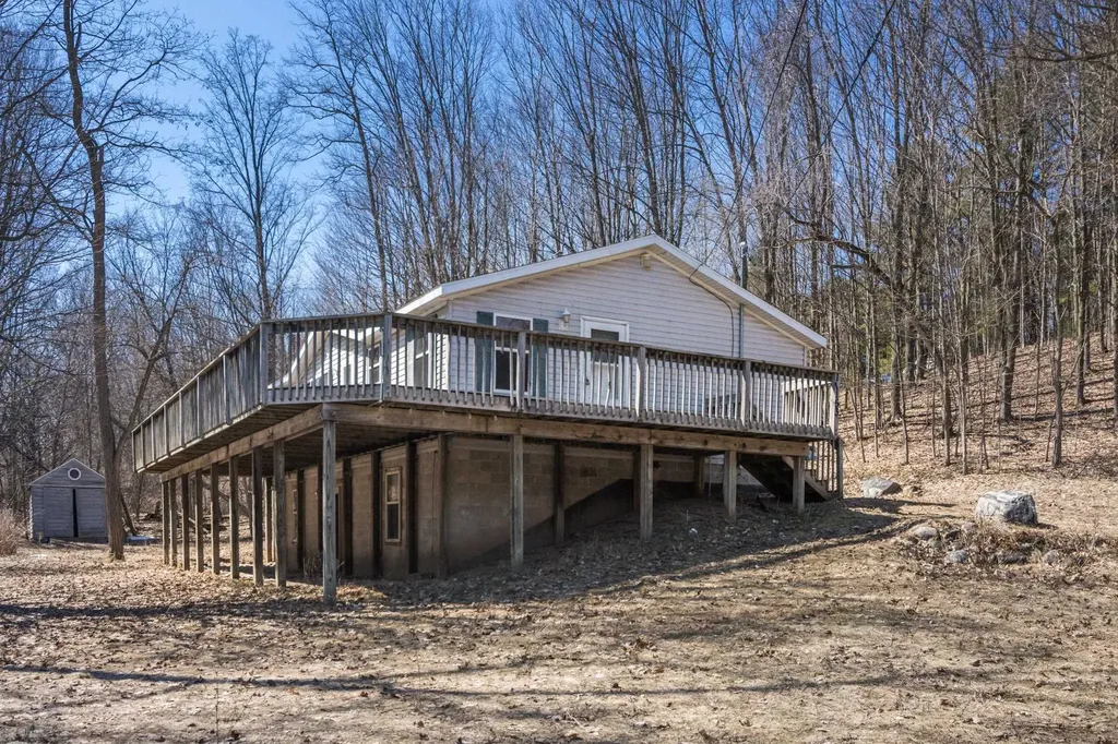 11153 Center Road Peninsula Township MI 49686