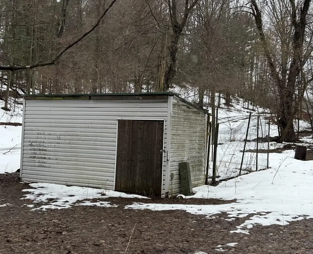 11153 Center Road Peninsula Township MI 49686