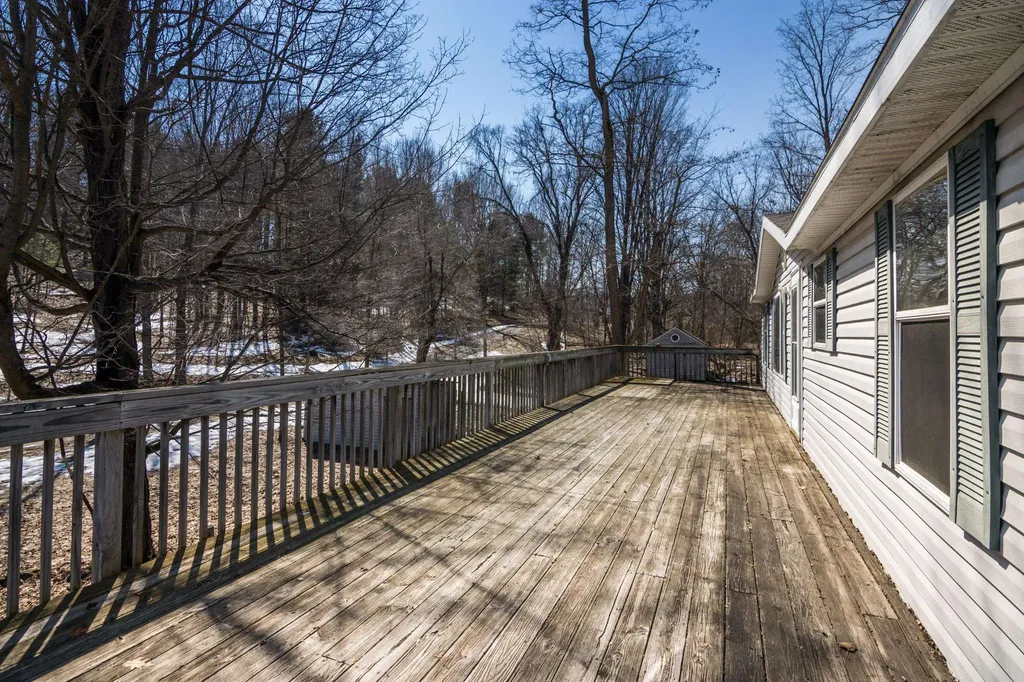 11153 Center Road Peninsula Township MI 49686