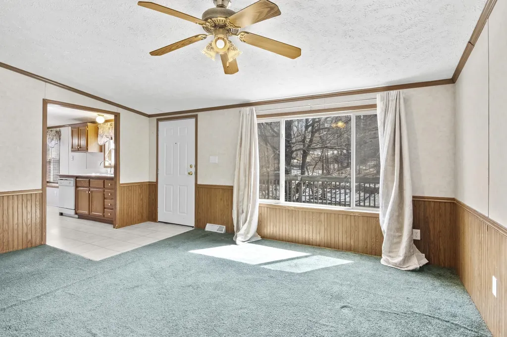 11153 Center Road Peninsula Township MI 49686