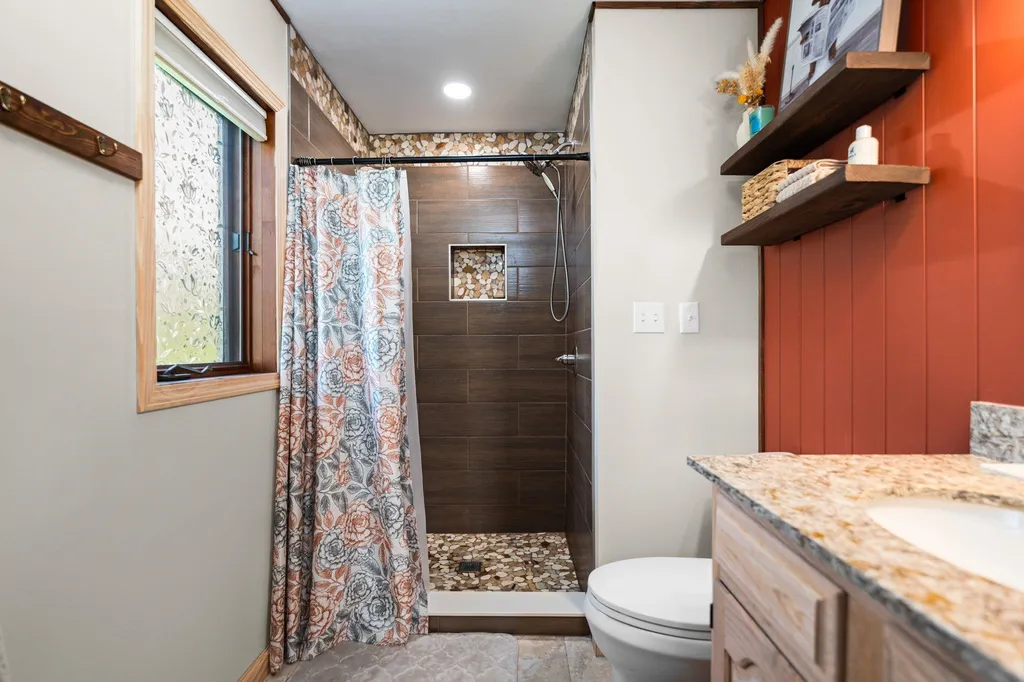 13572 S High Point Drive Elmwood Charter Township MI 49684