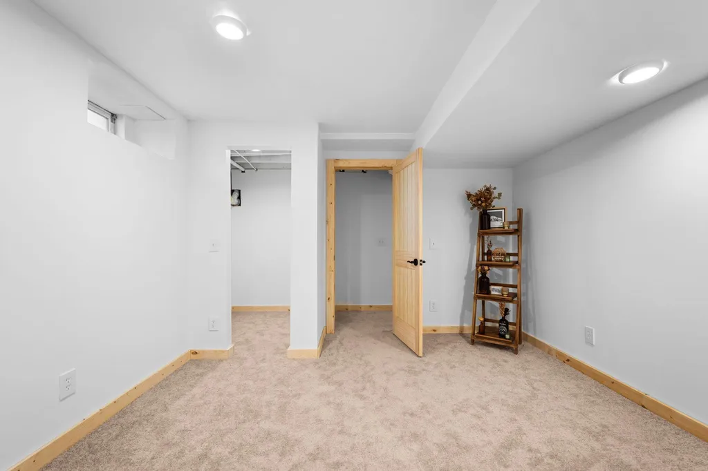 13572 S High Point Drive Elmwood Charter Township MI 49684