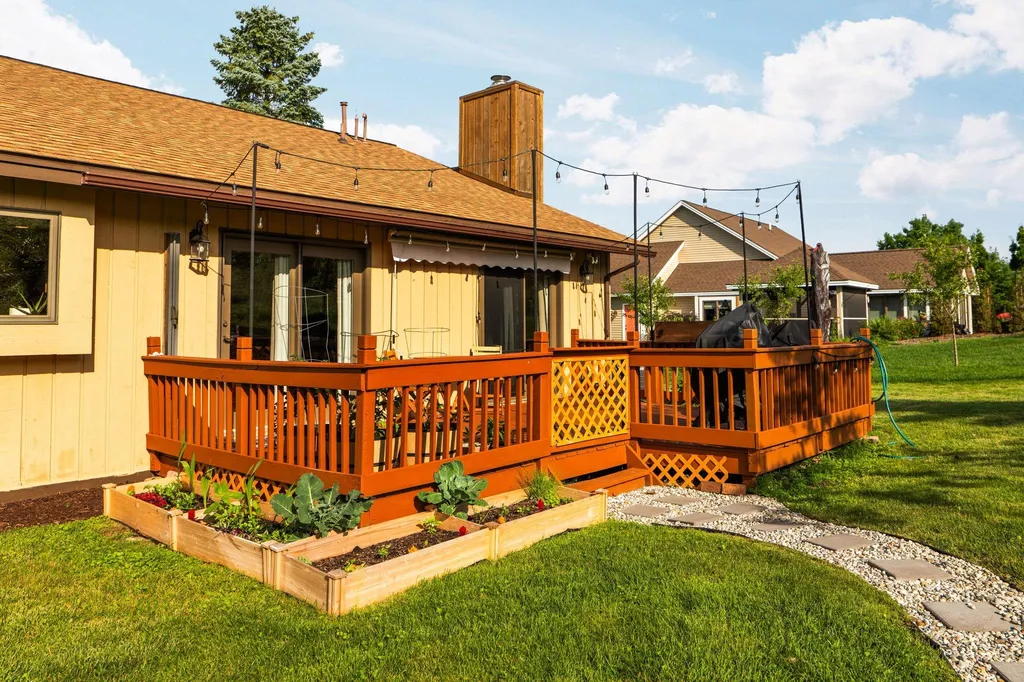 13572 S High Point Drive Elmwood Charter Township MI 49684