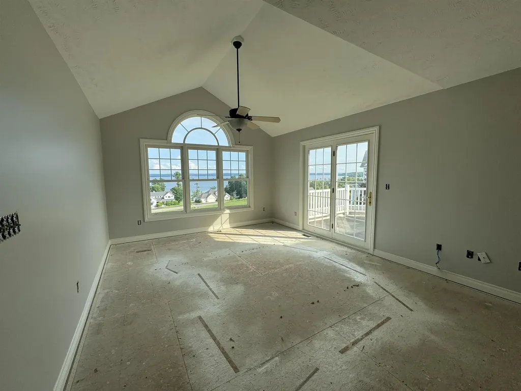 9423 Rolling Ridge Drive Peninsula Township MI 49686