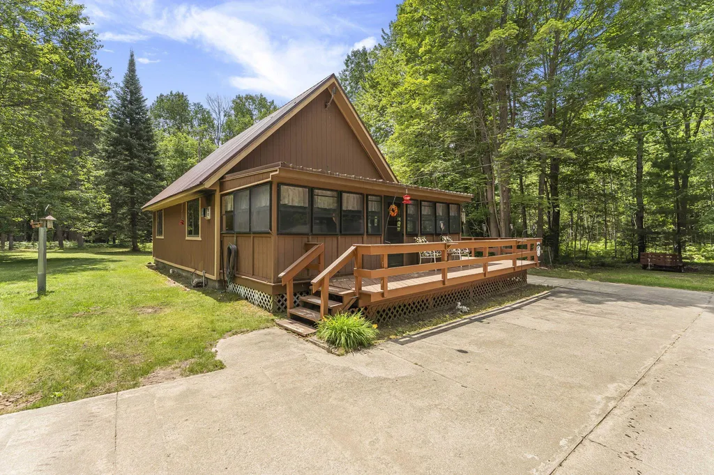 444 SE Lund Road Garfield Township MI 49633