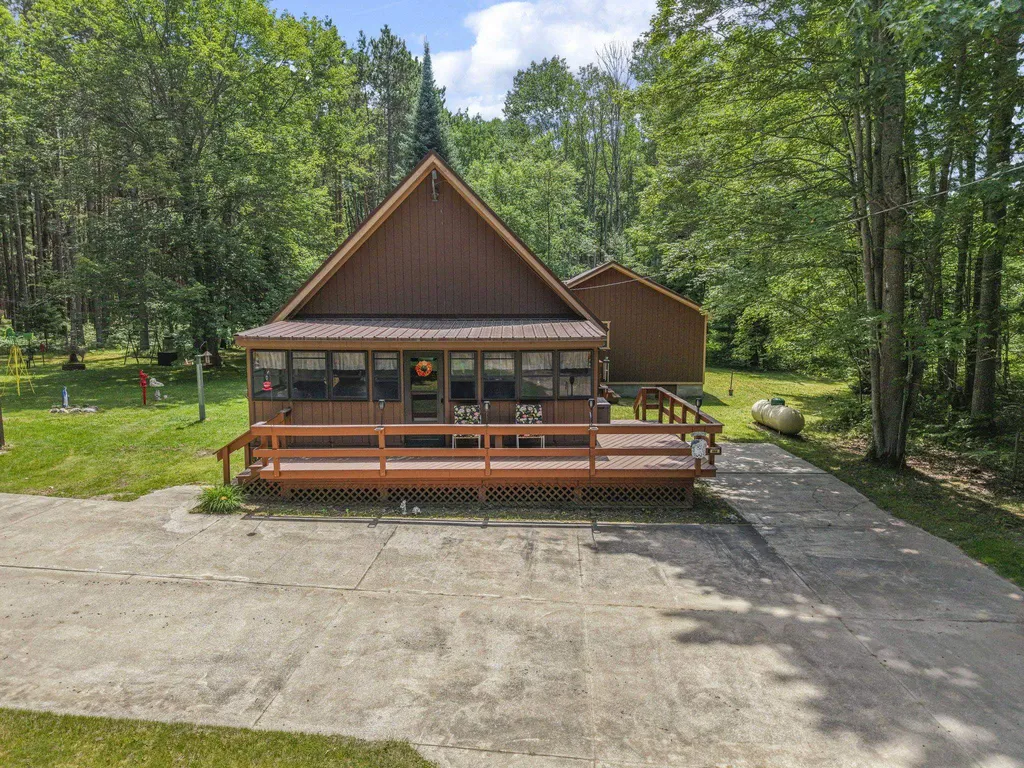 444 SE Lund Road Garfield Township MI 49633