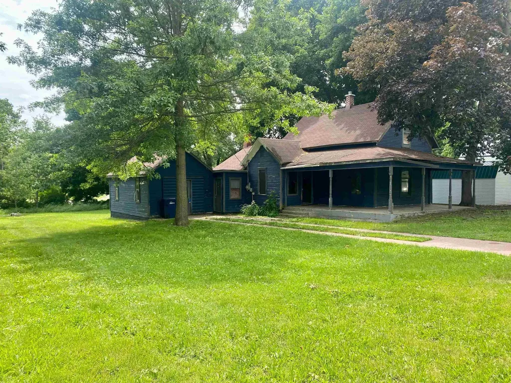 416 E Maple Street Riverside Township MI 49657