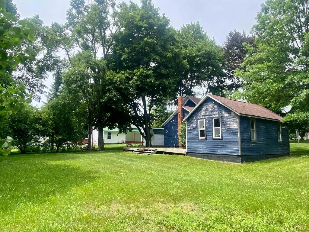 416 E Maple Street Riverside Township MI 49657