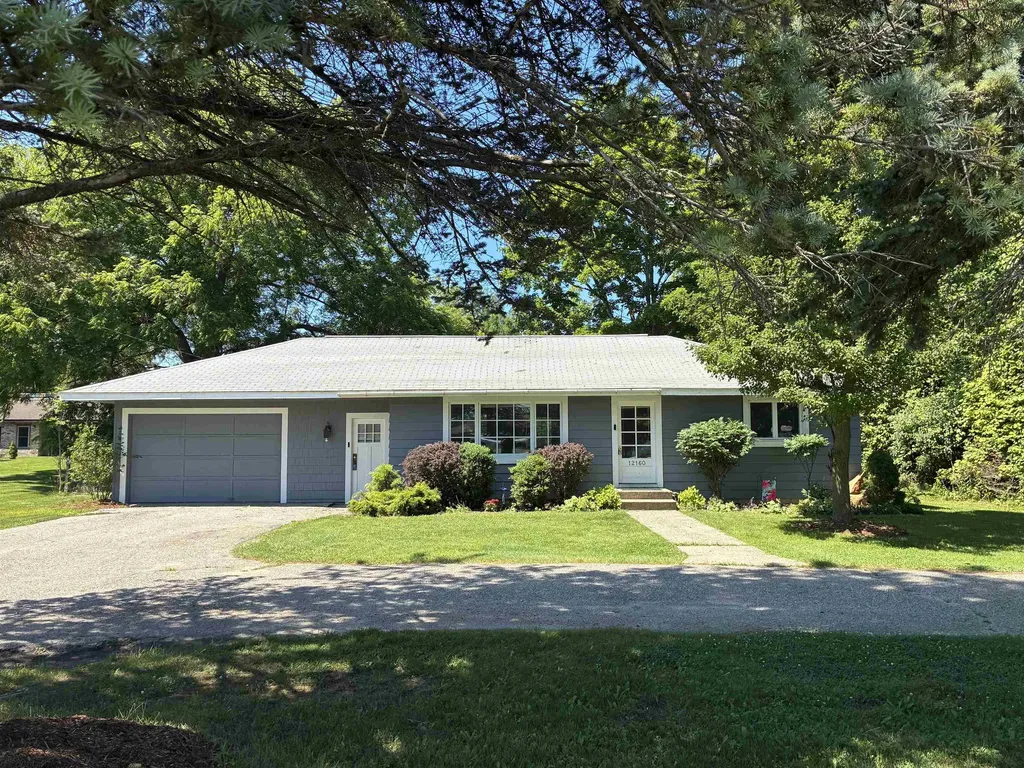 12160 S West Bay Shore Drive Elmwood Charter Township MI 49684