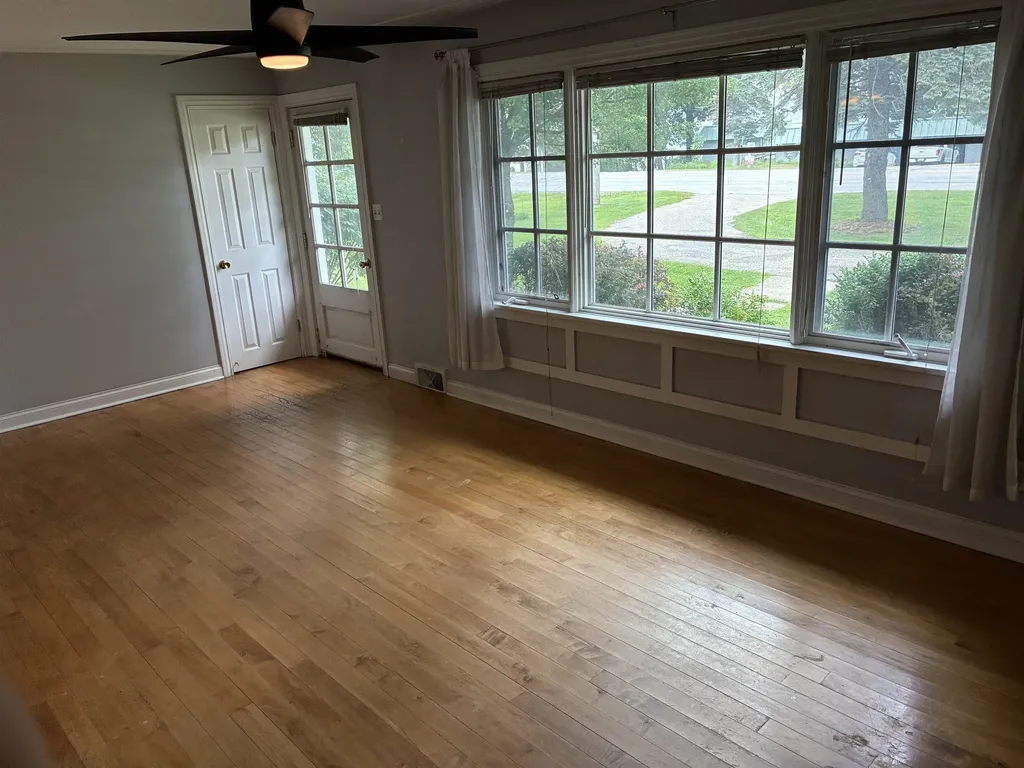 12160 S West Bay Shore Drive Elmwood Charter Township MI 49684