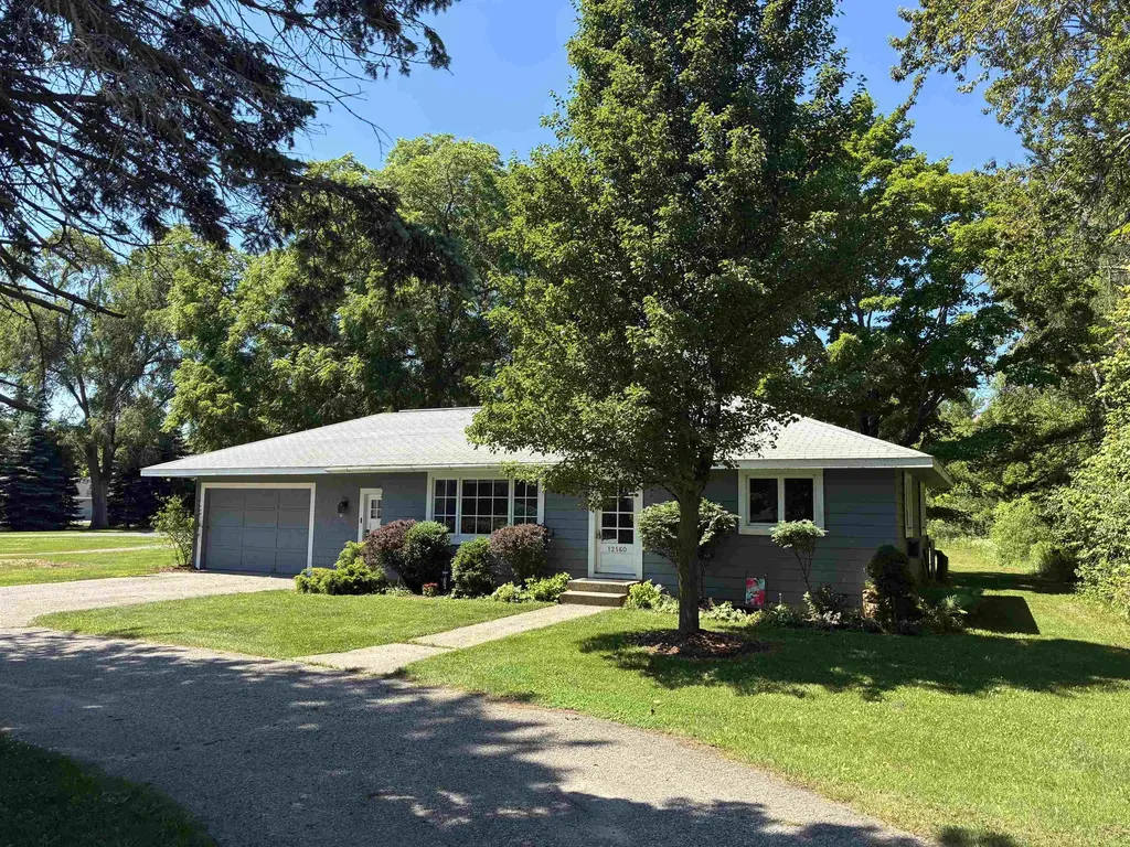 12160 S West Bay Shore Drive Elmwood Charter Township MI 49684